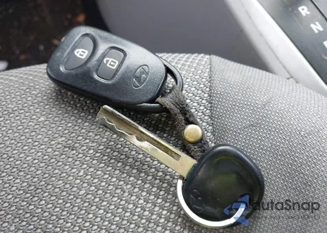 2013 Hyundai Accent Gs from USA, damaged, VIN KMHCT5AE9DU078718